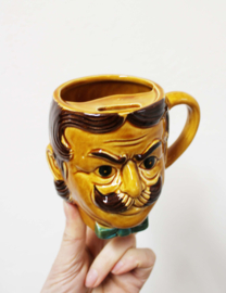 Aardewerk vintage snorrenmok. Stenen retro koffie beker / kopje