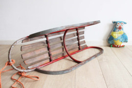 Houten vintage slee. Origineel retro sleetje.
