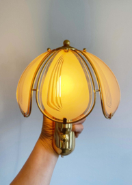 Hollywood Regency stijl lampje, glas/messing? Gouden vintage wandlampje.