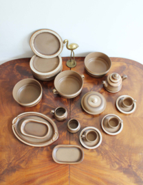 Aardewerk vintage servies, Geritz - Germany. Retro borden/kopjes en theepot