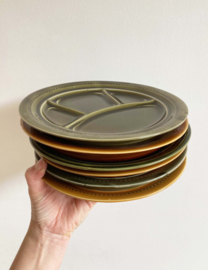 Set aardewerk vintage fondue borden. 6 retro bordjes groen/bruin.
