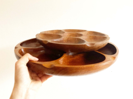 Houten vintage snackschaal. Rende retro schaal / dienblad - teak