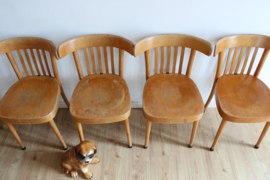 4 houten vintage cafe stoelen. Set retro stoeltjes.