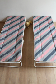 Set vintage stretchers, jaren 80?  Retro veldbed / opklapbed / logeerbed