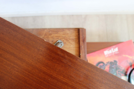 Houten vintage audiomeubel. Mid Century retro design kast / side table