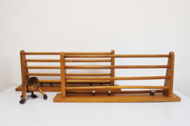 Set vintage pannenrekken, Piet Zwart voor Bruynzeel. Houten retro keuken / wandrek