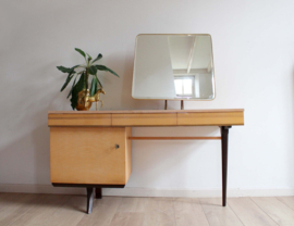 Vintage kaptafel met spiegel. Houten Mid Century kast / retro dressoir