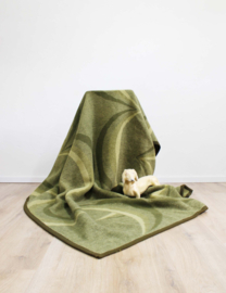 Groene wollen retro deken. Vintage sprei/ plaid met groovy patroon