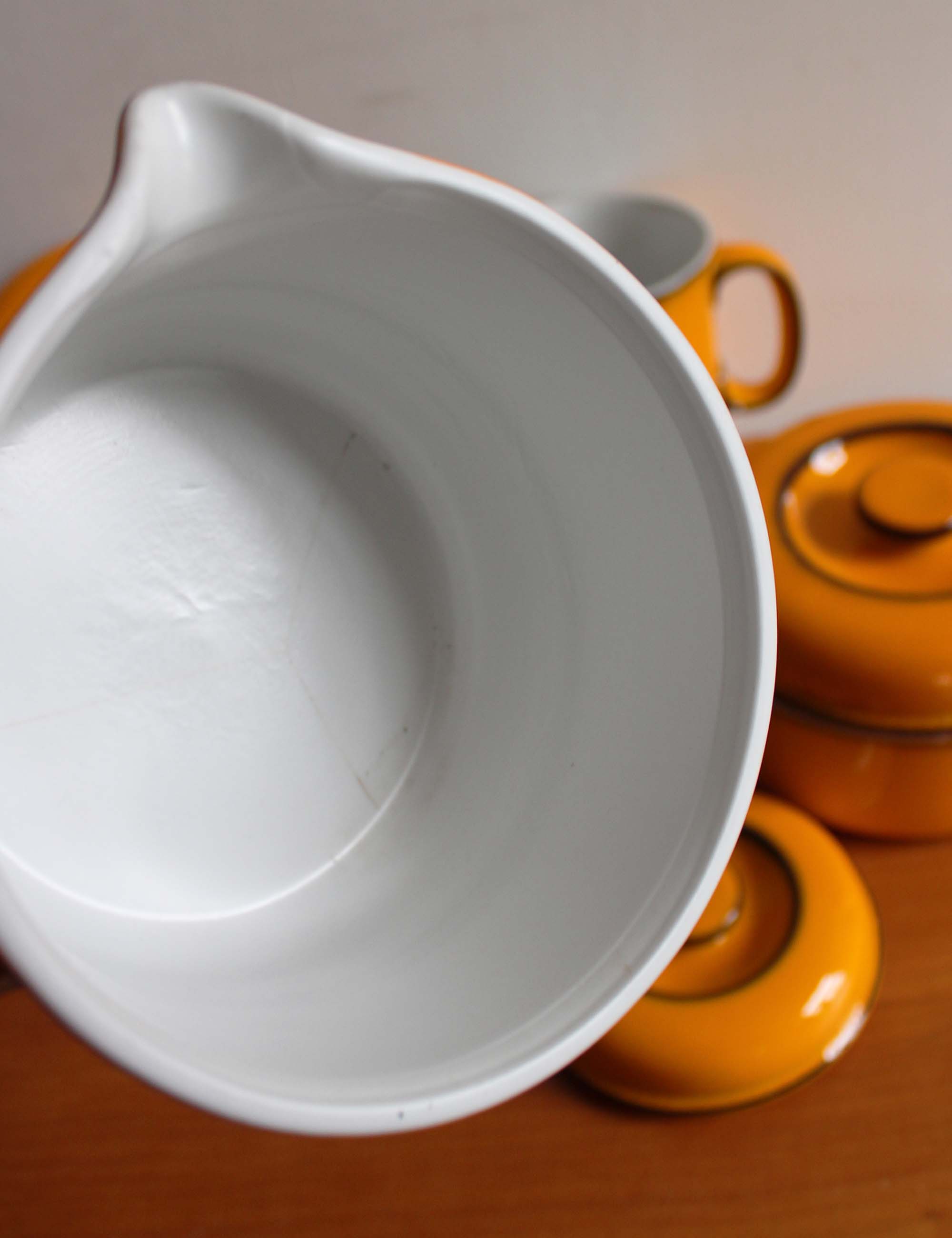 Oker geel vintage servies - Thomas Scandic. Retro schalen, karaf en schenkpan