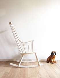 Witte vintage schommelstoel, Lena Larsson voor Nesto? Scandinavisch rocking chair.