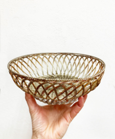 Zilverkleurige gevlochten mandje, antiek? Vintage broodmandje zilver filigraan?