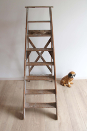 Toffe houten vintage schilderstrap. Stoere industriele retro ladder/trap