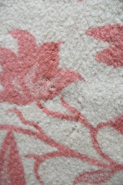 Roze / beige wollen vintage deken. Warme retro sprei/plaid - 164 x 211 cm.