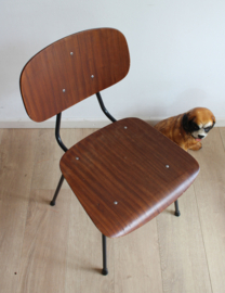 Industriële retro schoolstoel. Hout/metalen vintage stoel.