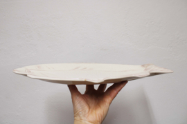 Keramieken vintage schaal in vis vorm. Stenen retro vissen bord