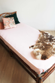 Rotan vintage bed uit de '70.  Retro daybed van bamboe.