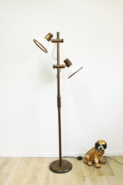 Houten vintage vloerlamp met witte kappen. Retro design lamp - Steinhauer