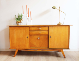 Houten vintage dressoir. Retro  Mid Century kast / sideboard