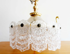 Zware messing hanglamp met frosted iced glas. Vintage plafondlamp