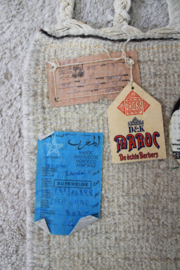 Authentiek vintage Berber kleed. Groot wollen Perzisch tapijt.