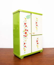 Vintage Lesly kledingkast met opklapbed voor Barbie/Sindy. Retro speelgoed kast
