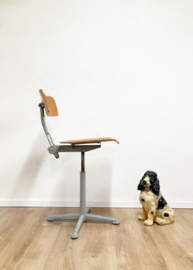Industriële retro tekenstoel, Friso Kramer?  Vintage atelier / werkplaats stoel