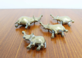 Set van 4 messing olifantjes. Vintage beeldjes in olifanten vorm