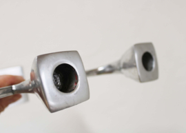 Vintage Brutalist kandelaar. Retro design kaarsenhouder