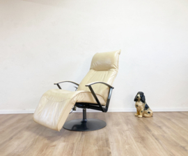 Lederen vintage draaifauteuil. Retro design stoel