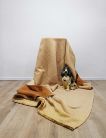 Grote beige / roest bruine vintage deken. Wollen retro sprei - 178 x 217 cm.