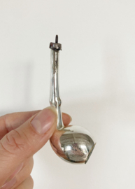 Glazen vintage kerstbal - pijpje. Antiek zilveren kerst ornament