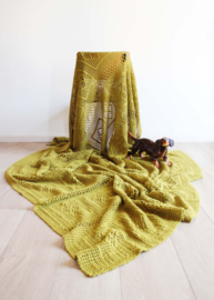 Grote groene vintage sprei. Gehaakte bohemien plaid / deken