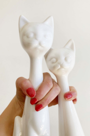 2 aardewerk retro poezen beeldjes. Witte vintage katten.