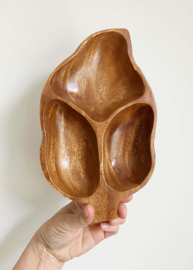 Houten vintage schaal in blad vorm. Boho bord met vakken / snackschaal