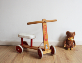 Houten vintage loopfiets van Rolli. Retro kinder fiets / speelgoed