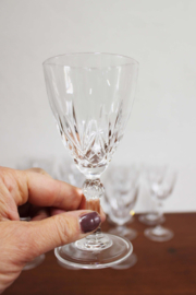 Set van 12 kristallen wijnglazen. Vintage glazen, rood en wit