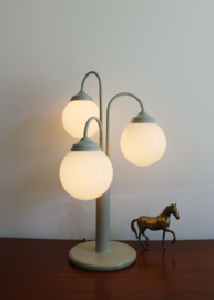 Vintage tafellamp met 3 glazen bolletjes. Retro jaren 80 design lamp