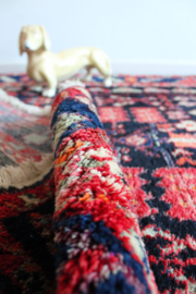 Handgemaakt vintage Oosters tapijt. Kleurrijk Perzisch kleed