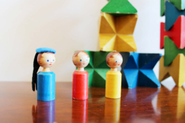 Houten vintage vlinder blokken met poppetjes- Naef? Retro Montessori speelgoed