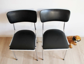 Set vintage diner stoelen met zwart skai leer. Retro stoeltjes
