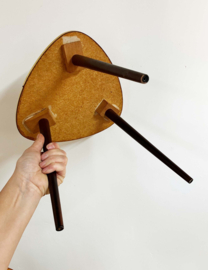 Vintage tripod bijzet tafeltje. Retro plantentafel / krukje