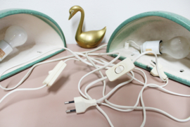 Set aardewerk vintage wandlampen. Groene retro Ikea lampen