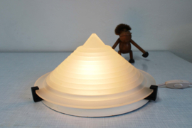 Witte vintage plafondlamp / plafonnière - T9317 - Ikea. Retro design lamp in Memphis stijl.