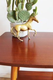 Houten vintage bijzettafel met dubbel blad. Retro Mid Century design tafel