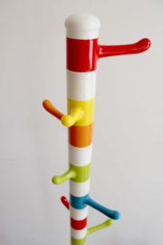 Vrolijke vintage kapstok - Krokig - Ikea. Staande retro kapstok
