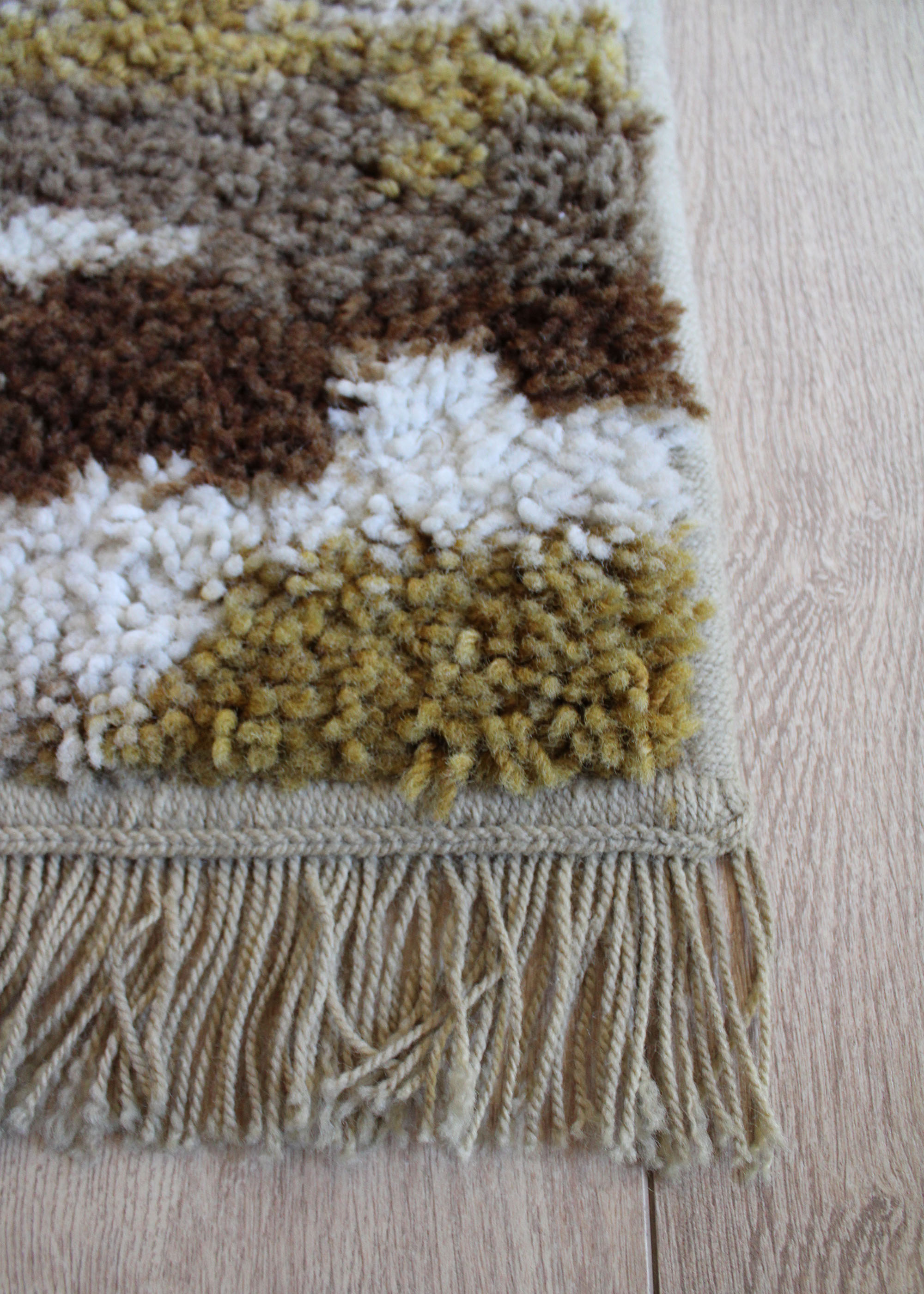 Bruin / beige vintage kleedje - Desso. Retro badmat