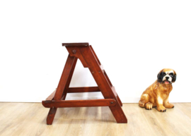 Houten vintage trapje. Antiek look kruk / opstapje