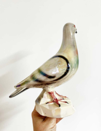 Vintage Jema sculptuur van een duif. Retro vogel beeldje