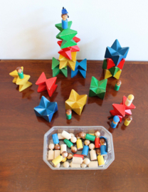 Houten vintage vlinder blokken met poppetjes- Naef? Retro Montessori speelgoed