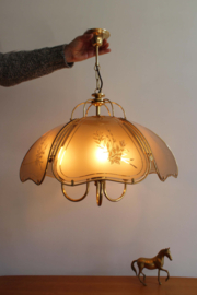 Hollywood Regency hanglamp met gouden details, Herda. Glazen vintage lamp